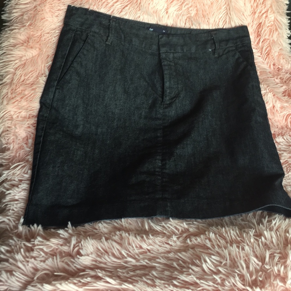 Dark gap denim skirt